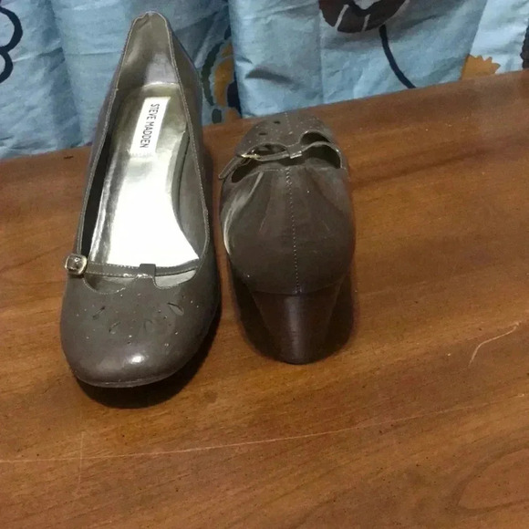 Steve Madden brown patent low wedges - Picture 6 of 6